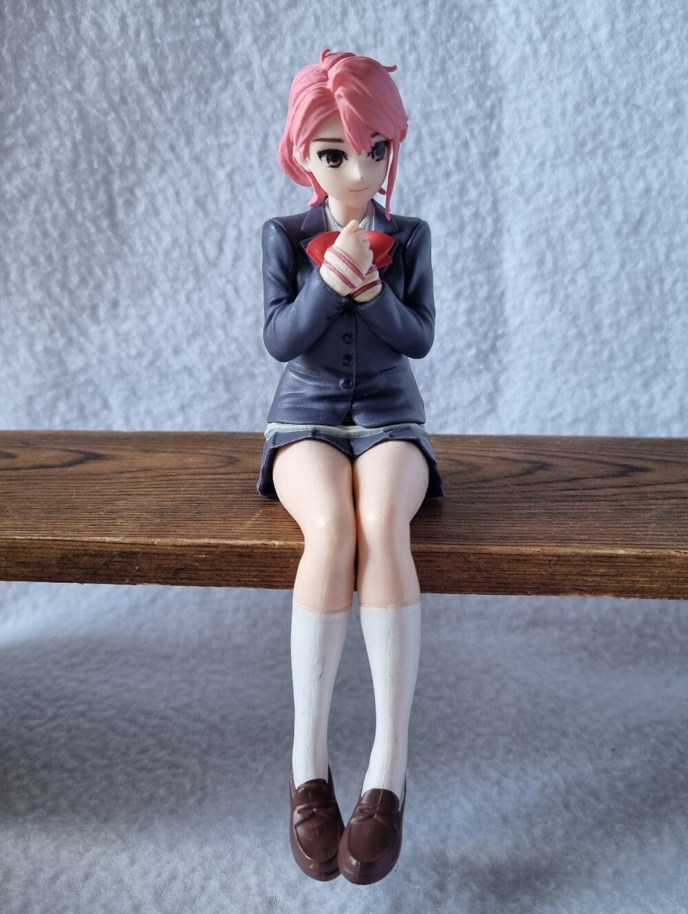 DanDaDan Aira Shiratori Figure Car Study Table Desk Collectible Figural Toy